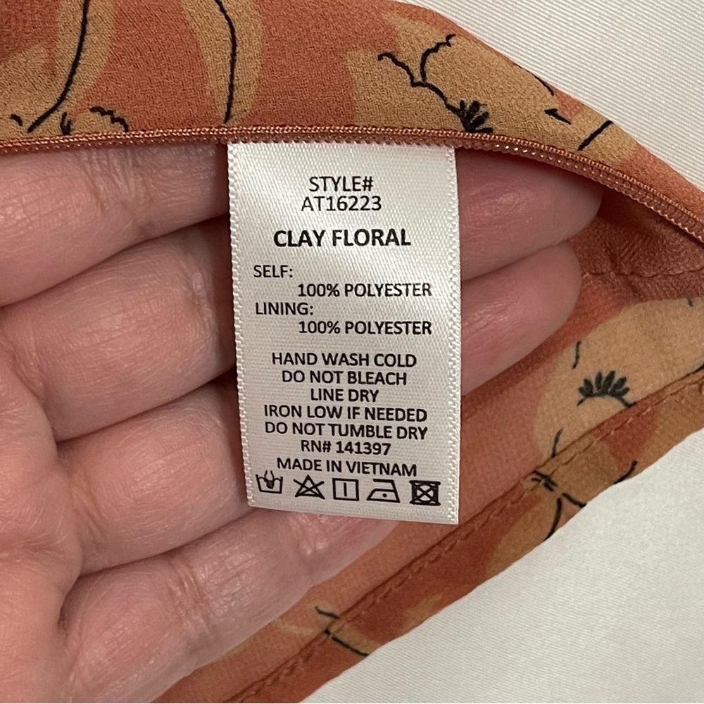 ASTR The Label Side Zip Ruffle Top EUC - Picture 6 of 7